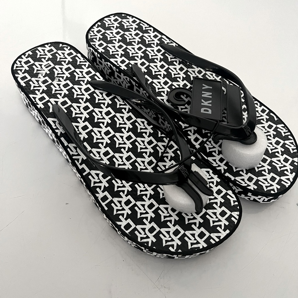 DKNY Allover Logo  Sandal -10